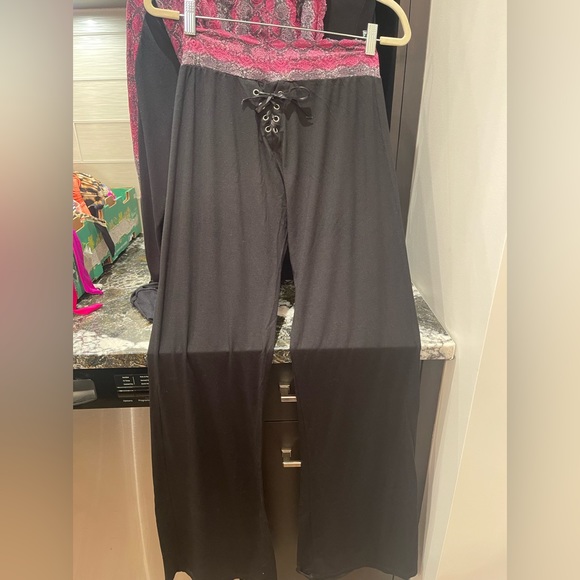 Beach bunny tracksuits - Picture 3 of 9